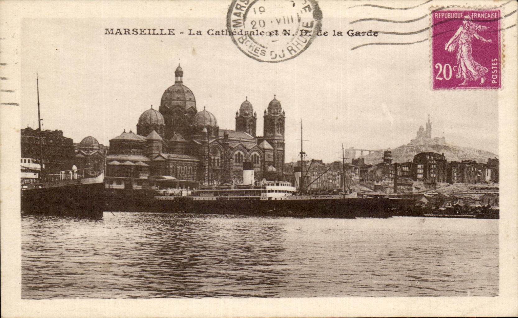 CPA Marseille La Cathedrale et Nd de la Garde Bateau 