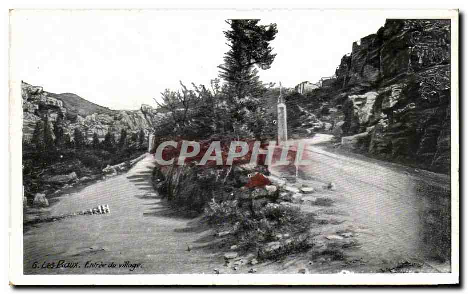 Les Baux. Entrée du village — carte postale n°6 — éditeur non identifié