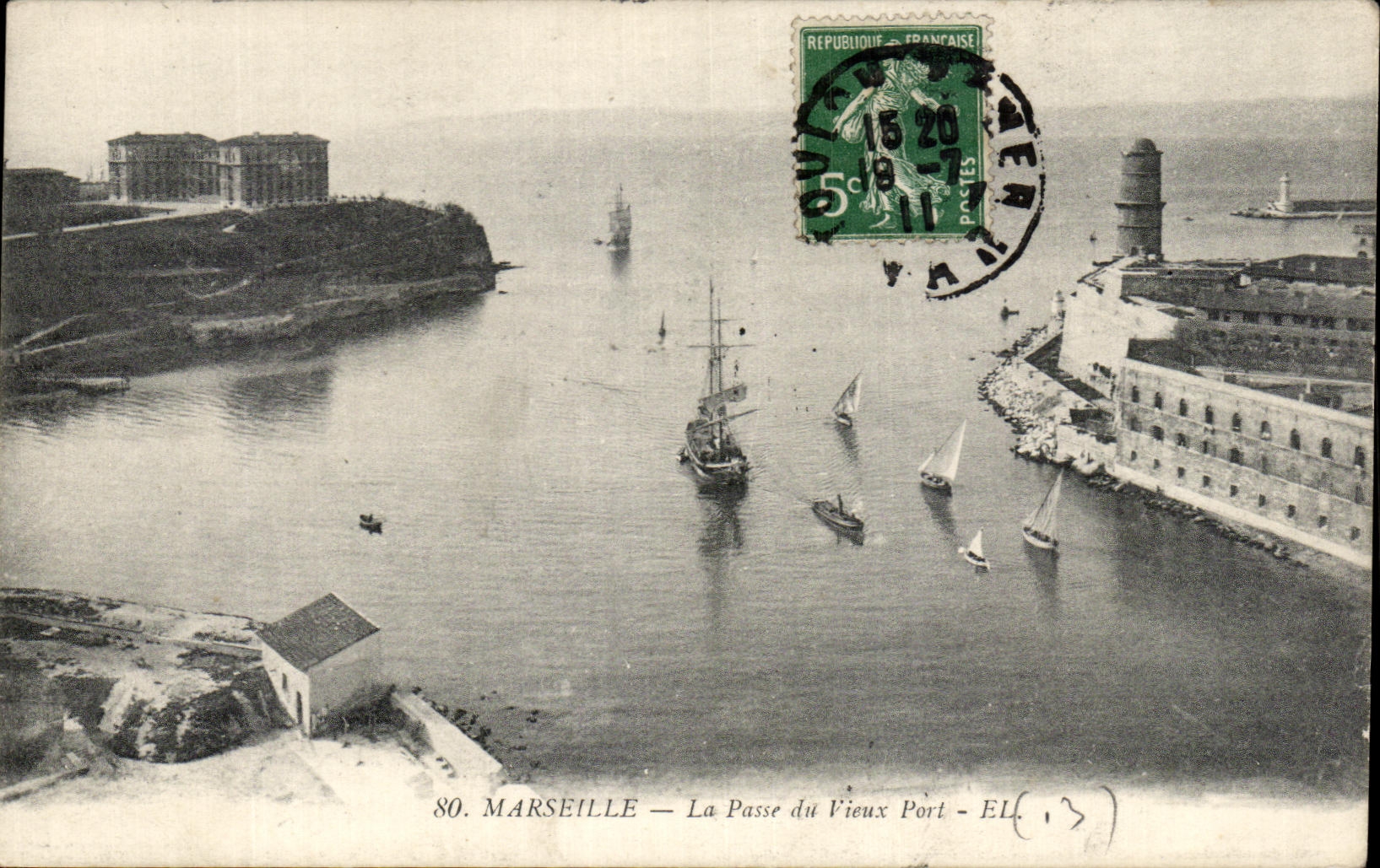 CPA Marseille La Passe Du Vieux Port
