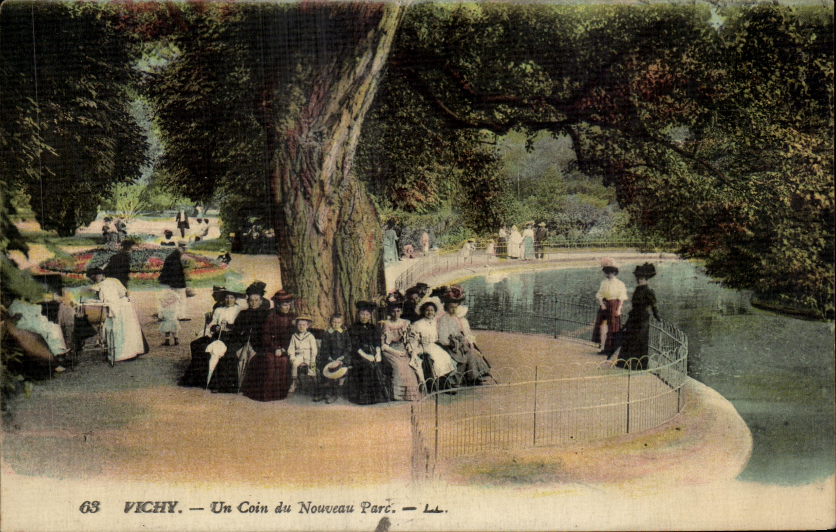 CPA Vichy Un Coin du Nouveau Parc