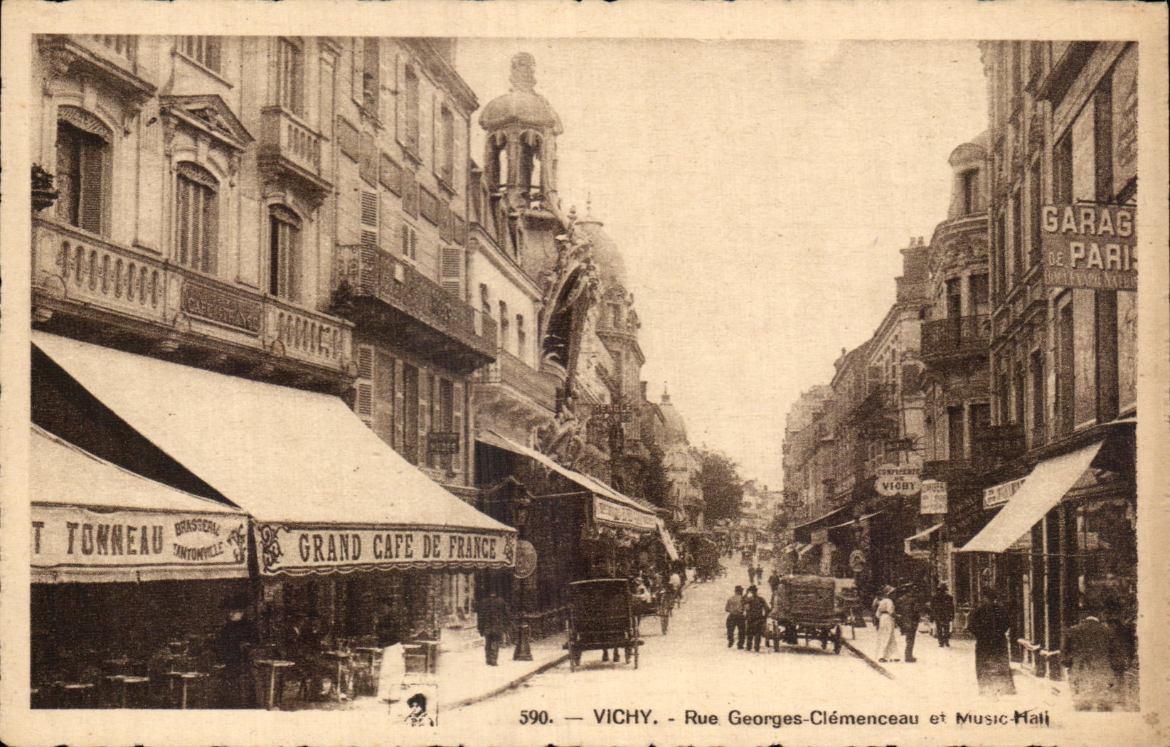 CPA Vichy Rue Georges Clemenceau Et Music Hall Grand Cafe de France 
