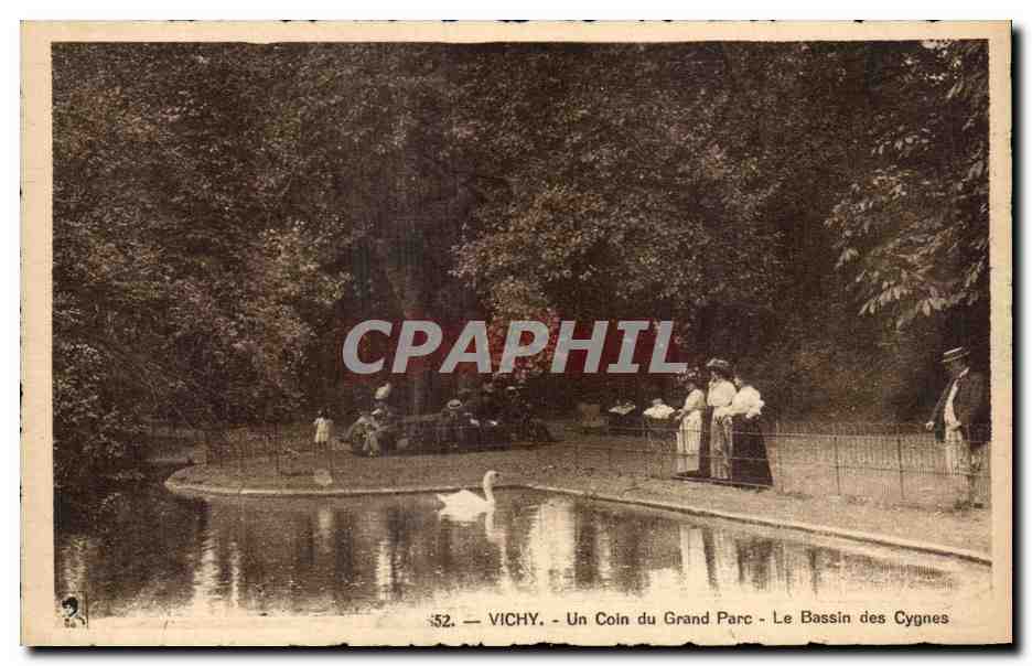 CPA Vichy Un Coln Du Grand Parc Le Bassin Des Cygnes