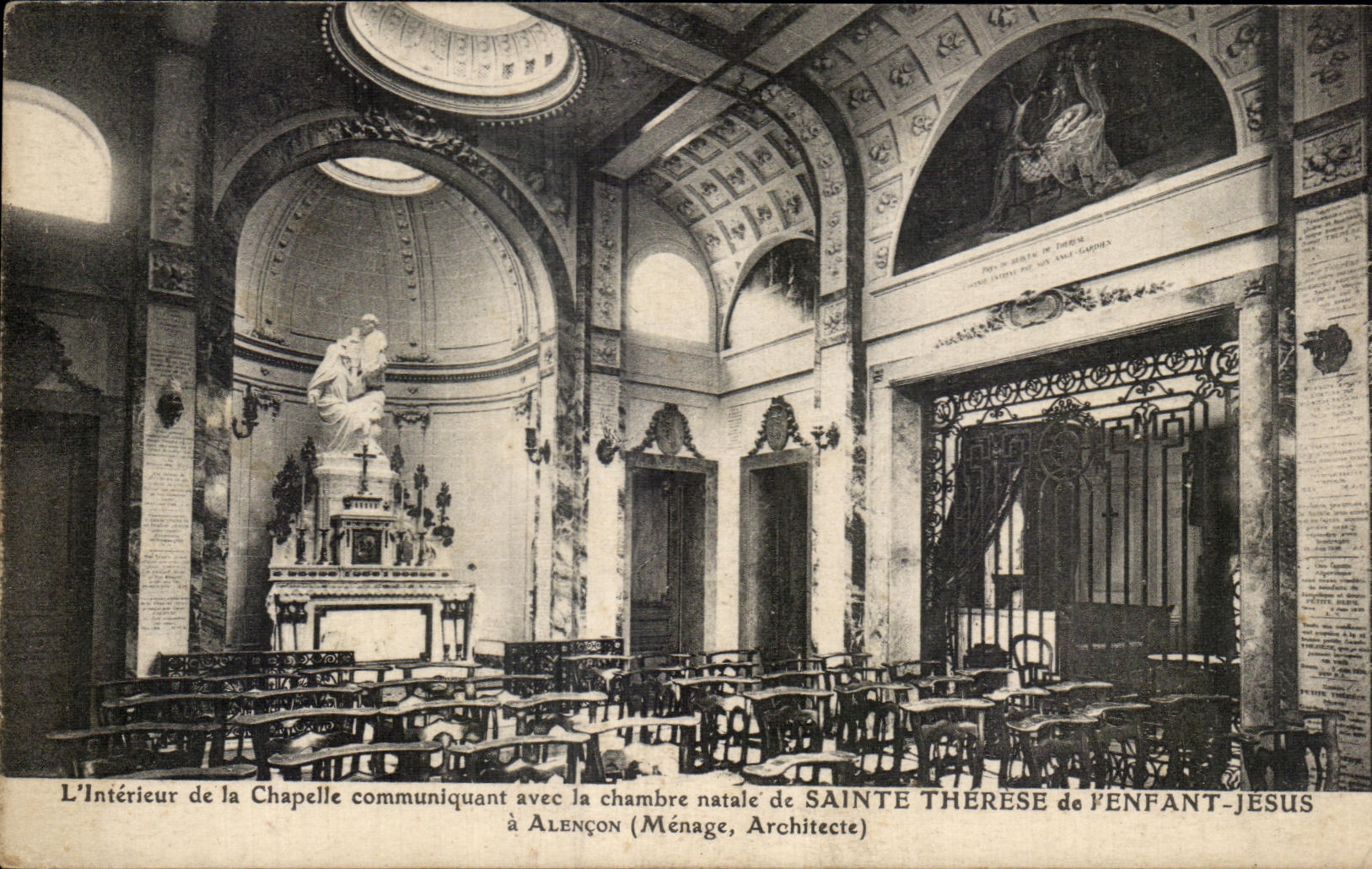 CPA L'Interieur De La Chapelle Communiquant Avec La chambre natale de Sainte Therese de l'Enfant Jesus a Alencon 