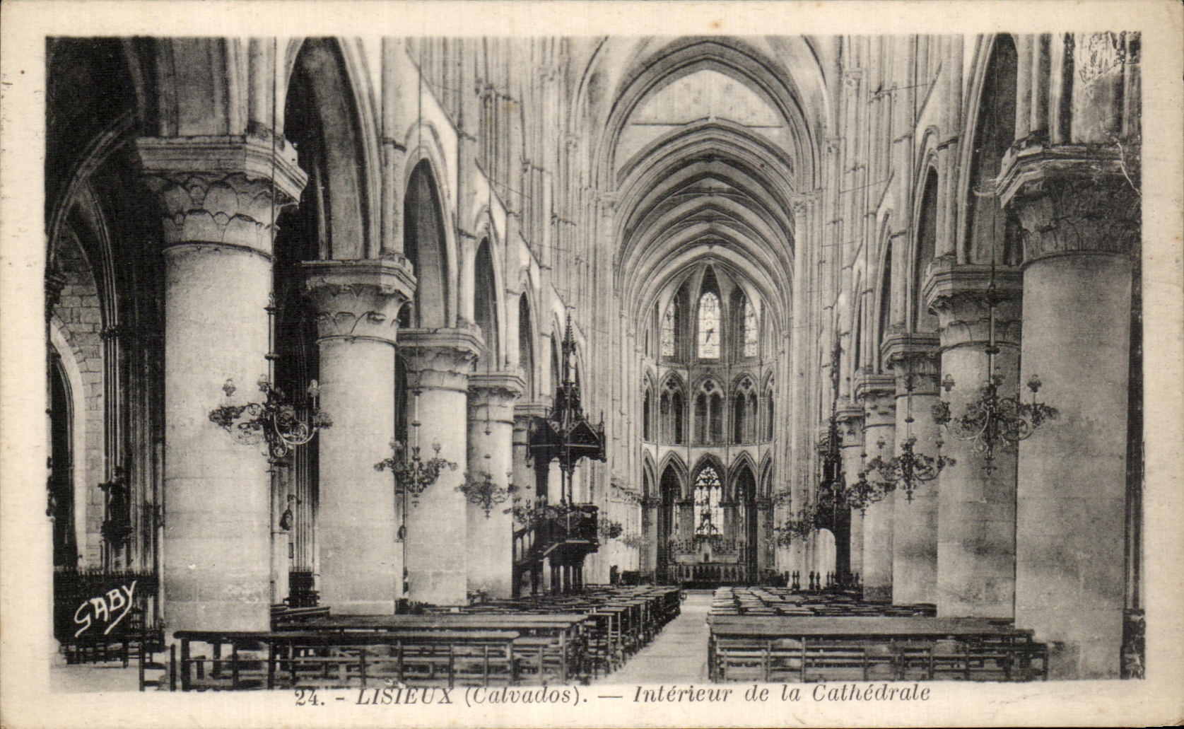 CPA Lisieux Interieur De La Cathedrale