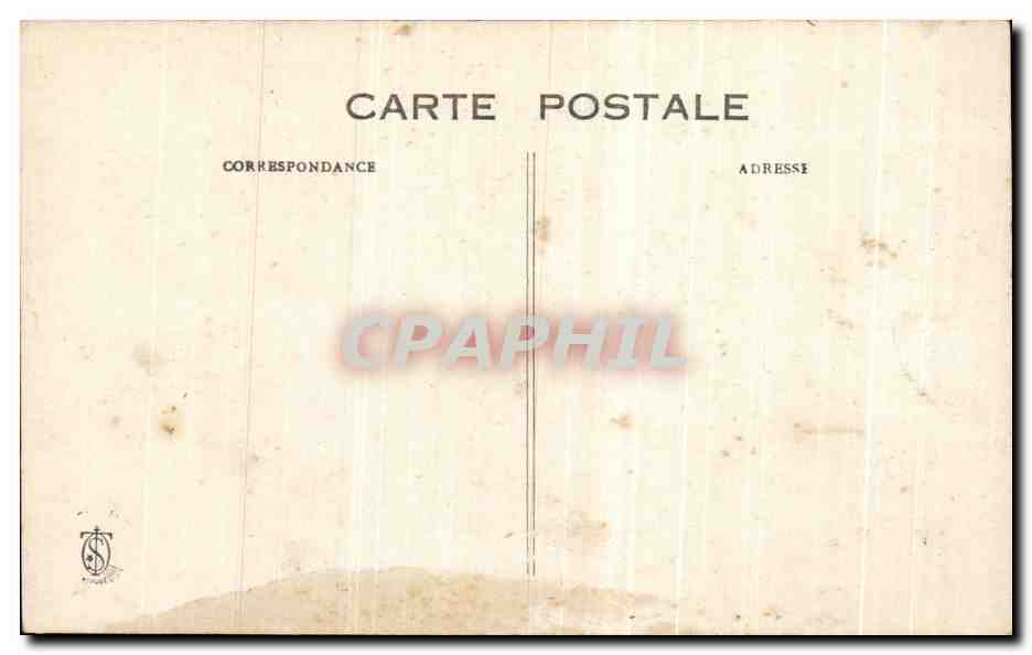 Les Buissonnets — La Vitrine des Souvenirs — Glass case of Souvenirs — Verso