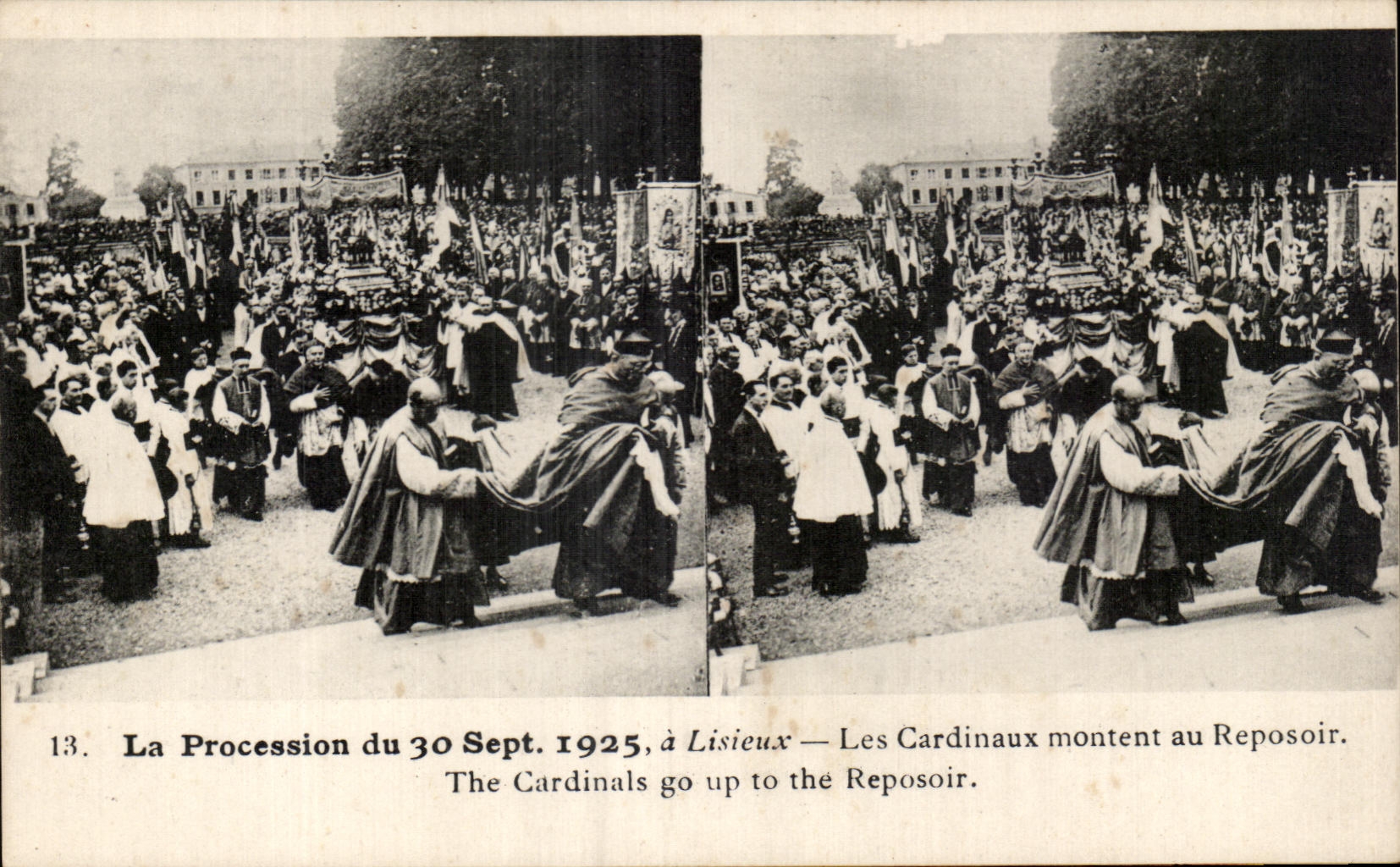 La Procession du 30 Sept. 1925, à Lisieux — Les Cardinaux montent au Reposoir
