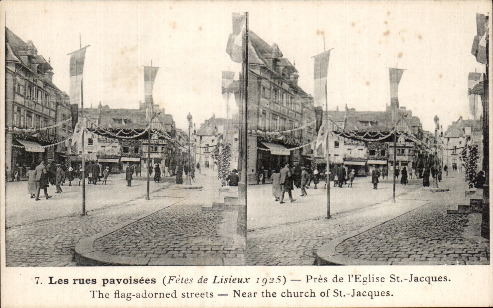 CPA Les rues pavoisees Pres de l'Eglise St Jacques 245348