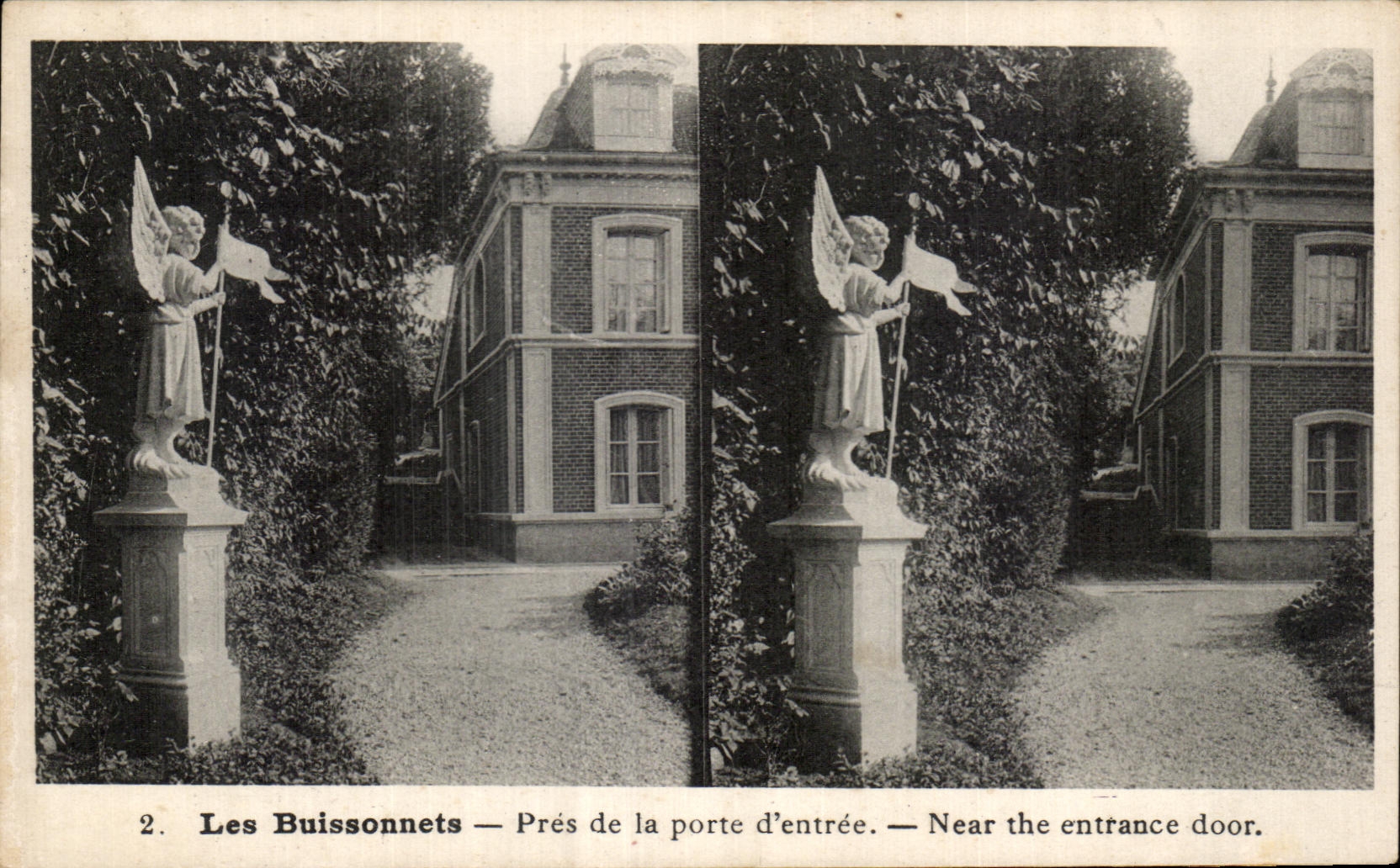 Les Buissonnets — Près de la porte d'entrée — Éditeur S. P. (S. P. Paris)