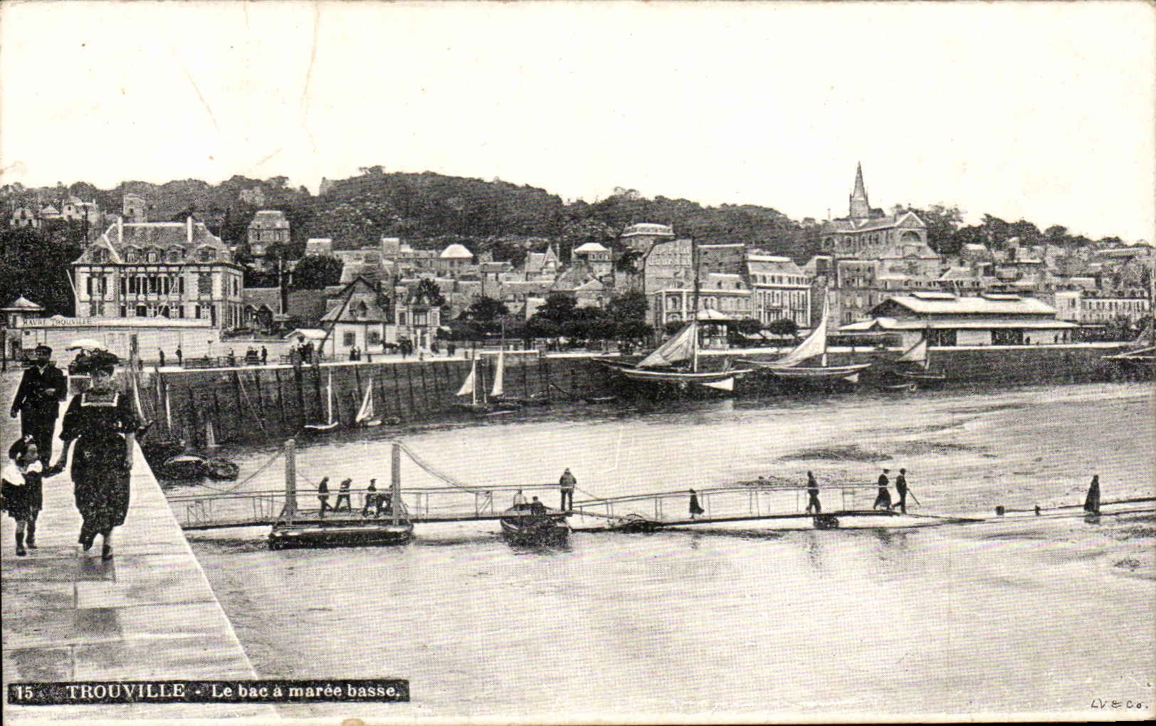 Trouville — Le bac à marée basse — L.V. & Cie, n°15