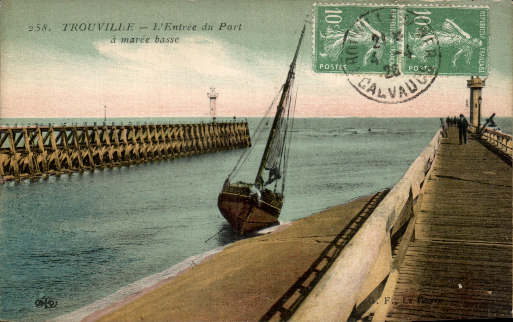 CPA Troucolle L'Entree Du Port A Marce Basse Bateau