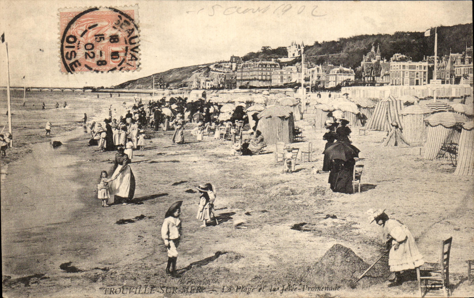 Trouville-sur-Mer — La Plage et la Jolie Promenade — Éditeur non identifié, n° de série non visible