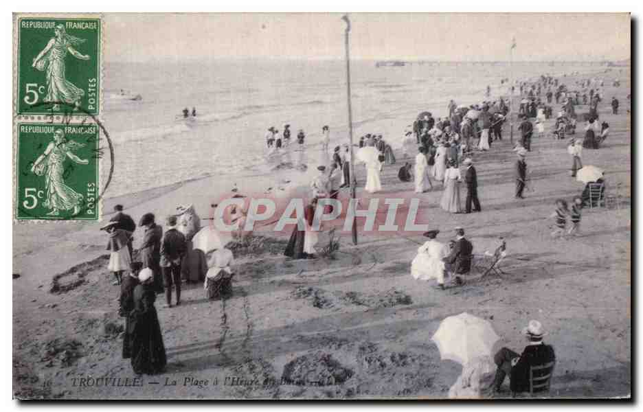 TROUVILLE — La Plage à l'Heure du Bain — éditée par la Société des Cartes Postales de Trouville