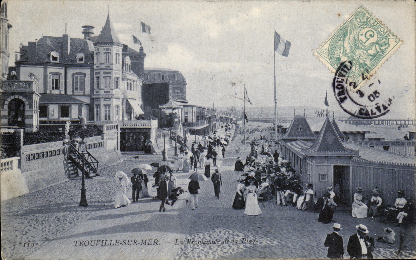 CPA Trouville Sur Mer La promenade de la plage