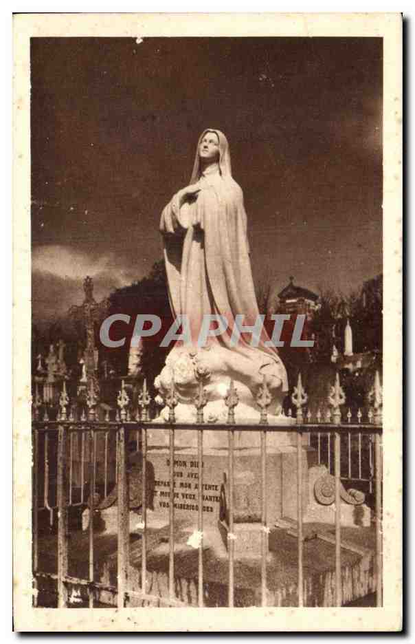CPA Statue Erigee Au Cimetiere Des Carmelites De Lisieux
