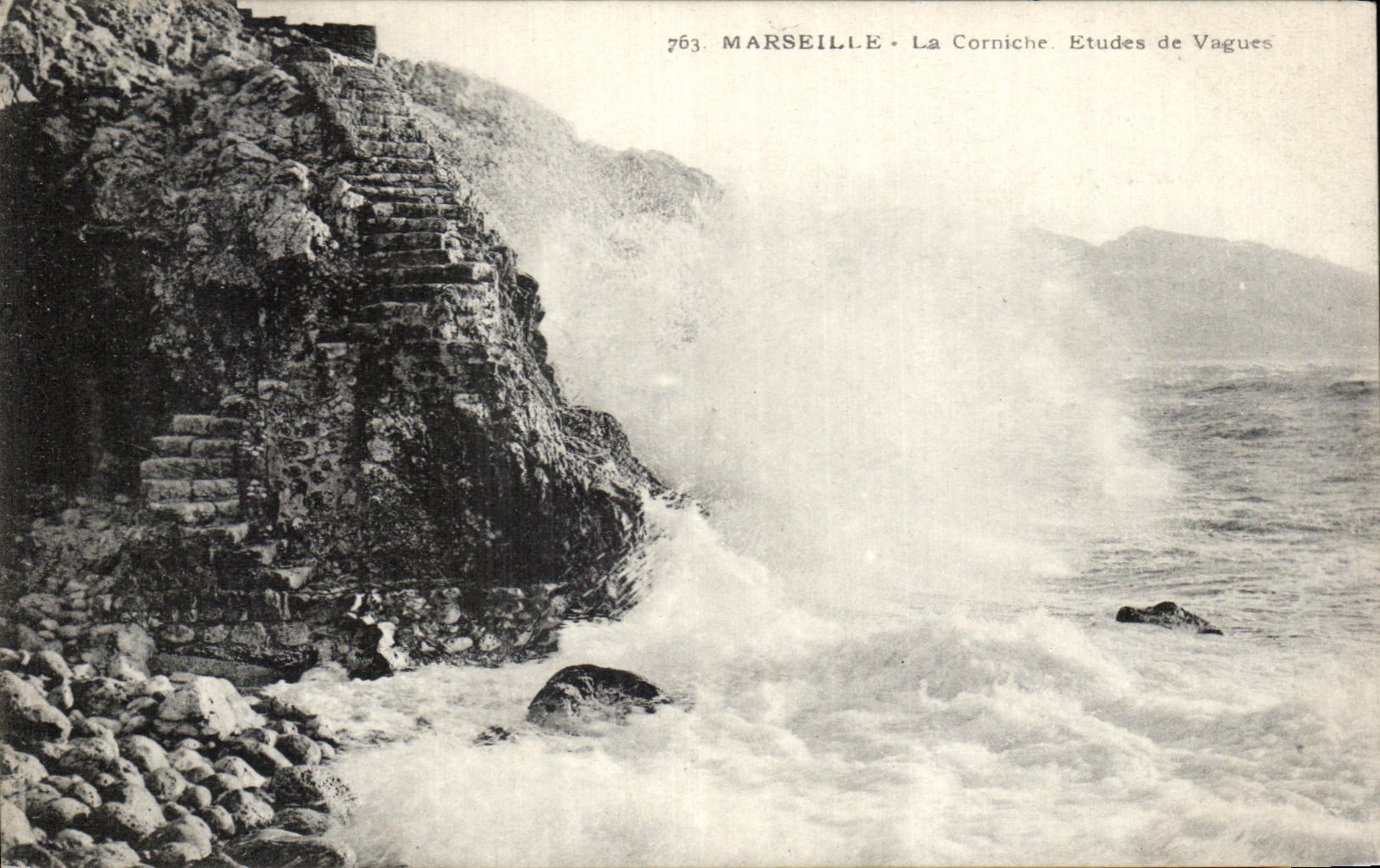 CPA Marseille La Corniche Etudes de Vagues