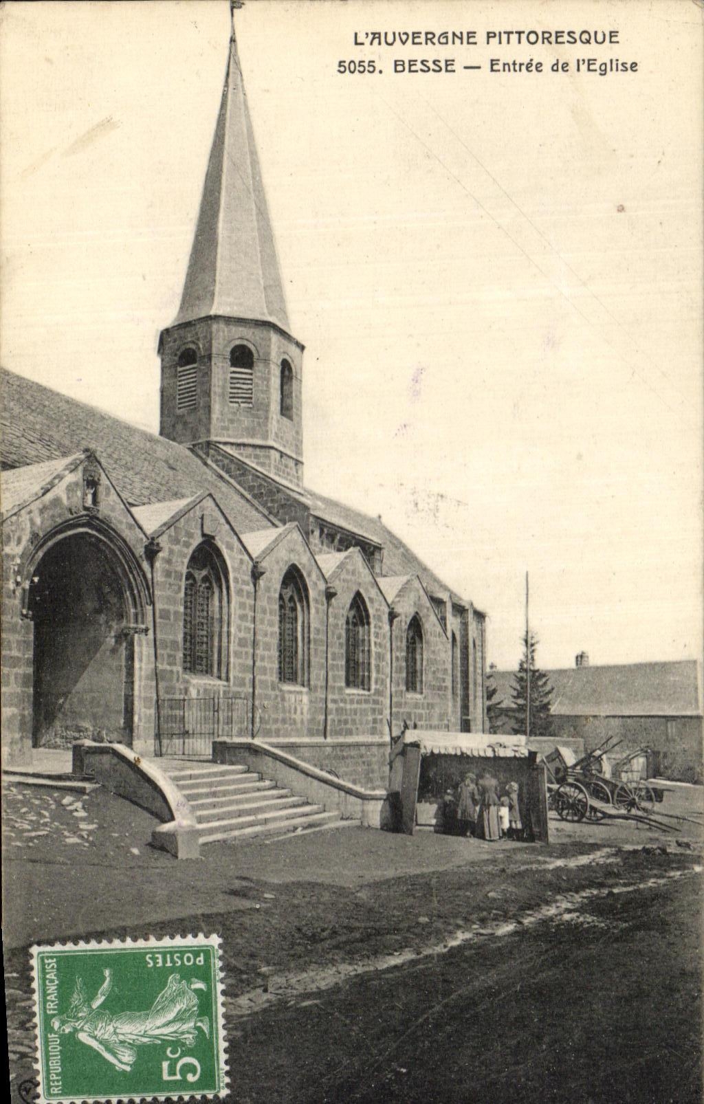 Besse — Entrée de l'Église — L'Auvergne Pittoresque, n°5055