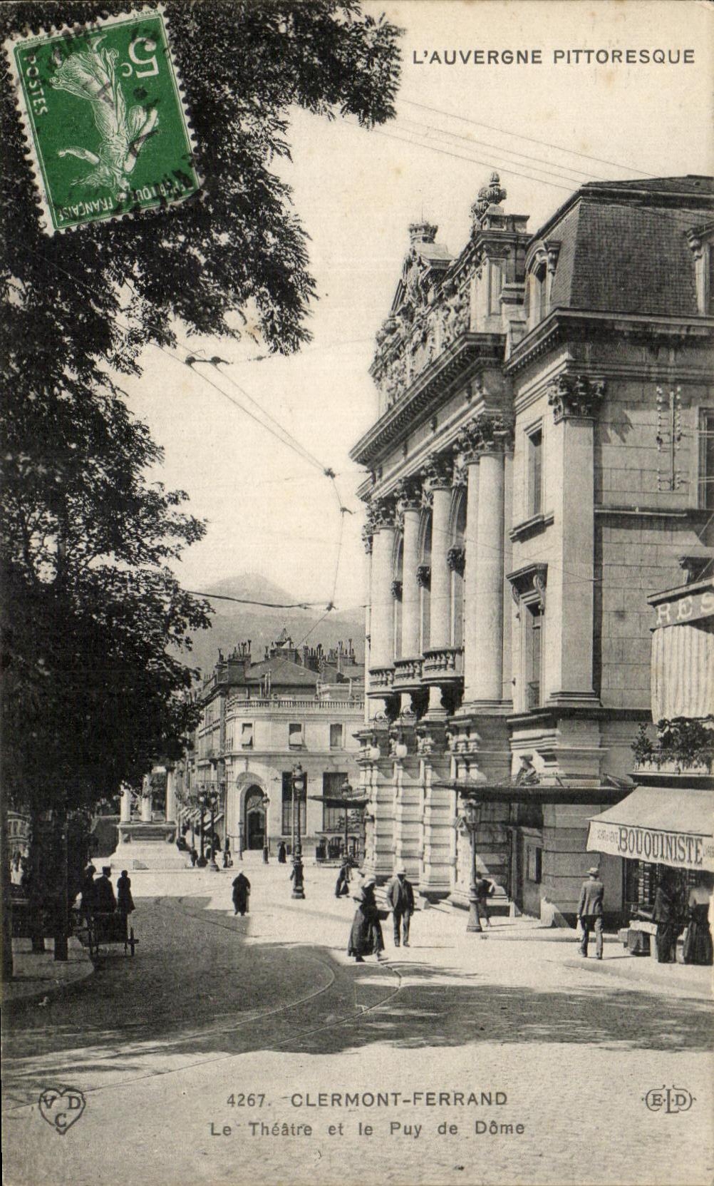 CPA Clermont Ferrand Le Theatre et le Puy de Dome Bouqiniste 