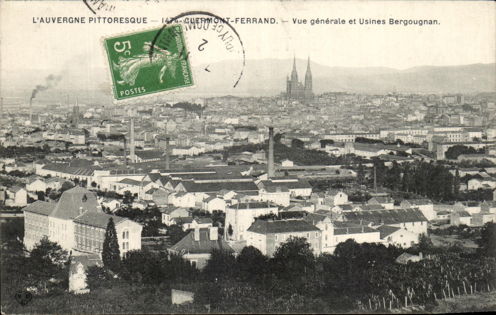 CPA L'Auvergne Pittoresque Clermont Ferrand vue generale et usines Bergougnan