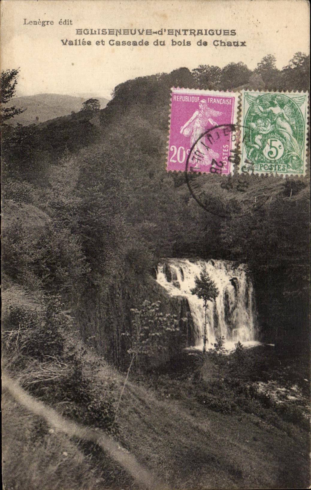 CPA Egliseneuve d'Entraigues Vallee et Cascade du bois de Chaux