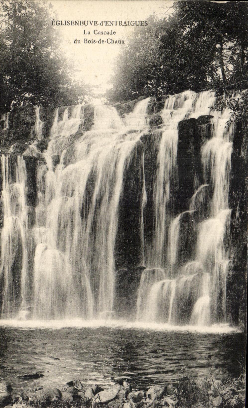 ÉGLISENUEVE-d'ENTRAIGUES — La Cascade du Bois-de-Chaux — Éditeur J. Houssy, n° 104