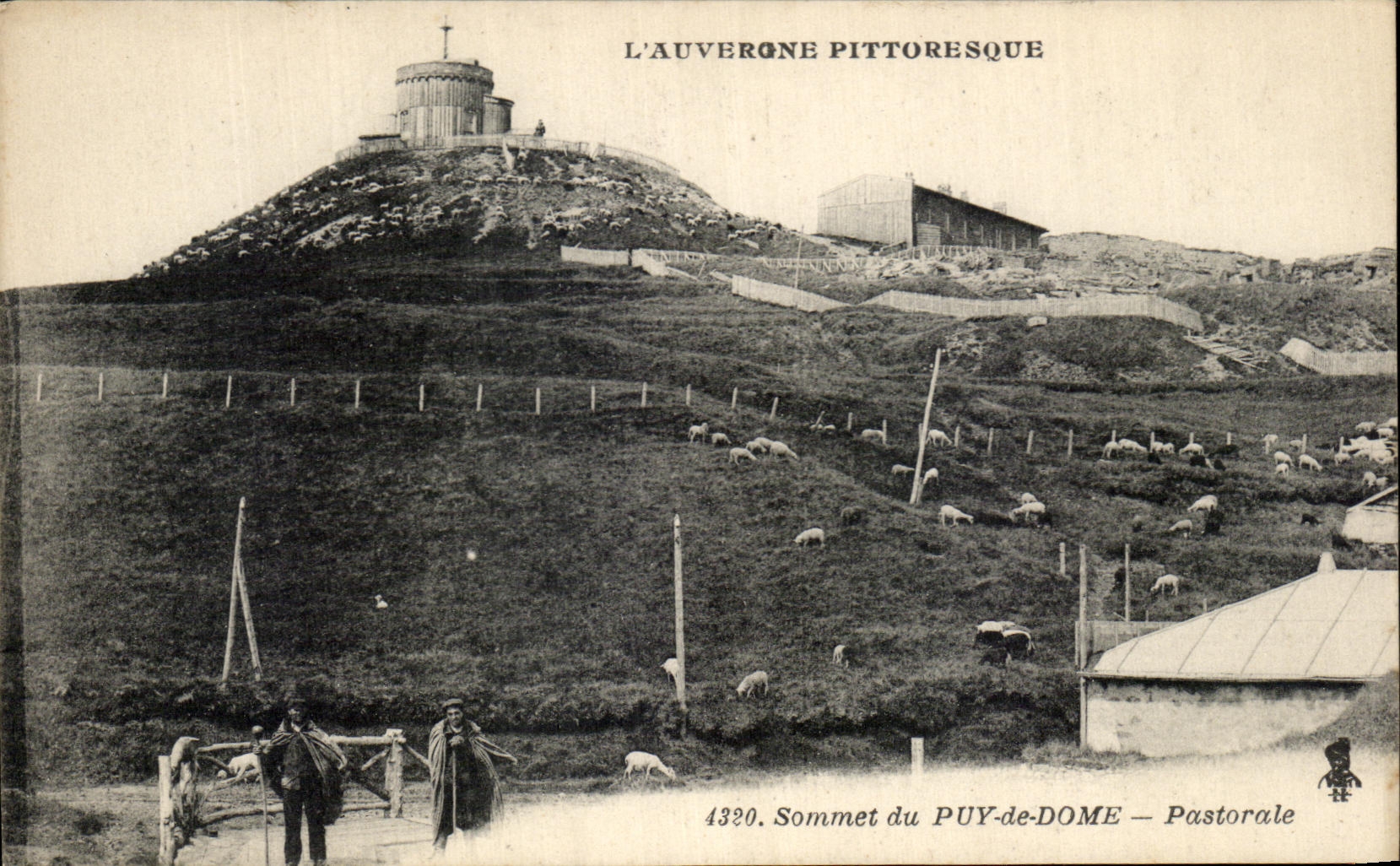 CPA L'Auvergne Pittoresque Sommet du Puy de Dome Pastorale Paysans 