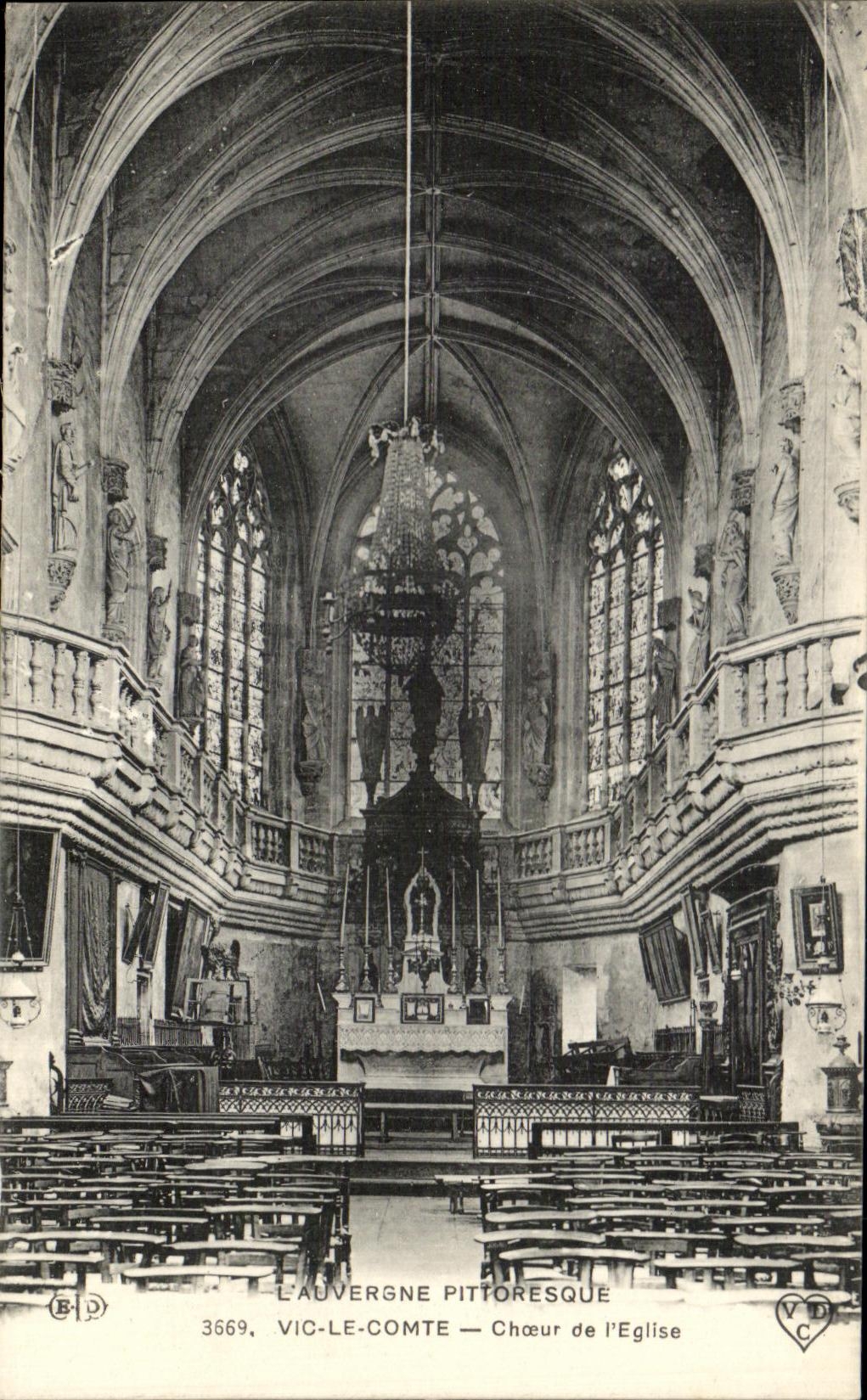 CPA L'Auvergne Pittoresque Vic Le Comte Choeur de l'Eglise
