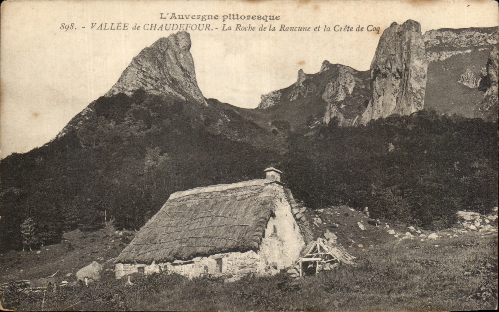 Tal von Chaudefour — La Roche de la Rancune und die Crête de Coq — die malerische Auvergne — Verlag CPAPHIL, n° 898