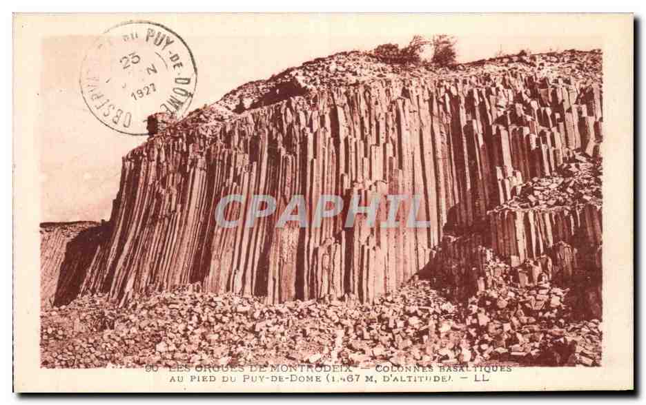 CPA Les orgues De Montrodeix Colonnes Basaltiques au pied du Puy de Dome 
