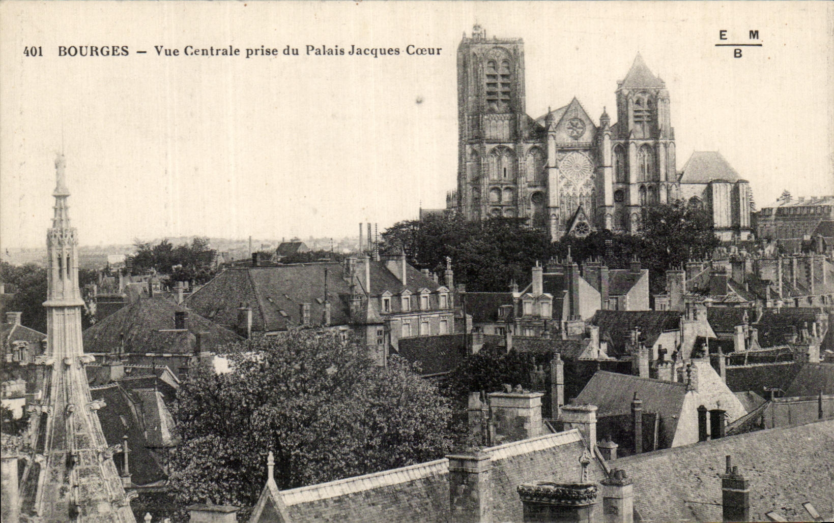 CPA Bourges Vue Centrale prise du Palais Jacques Coeur