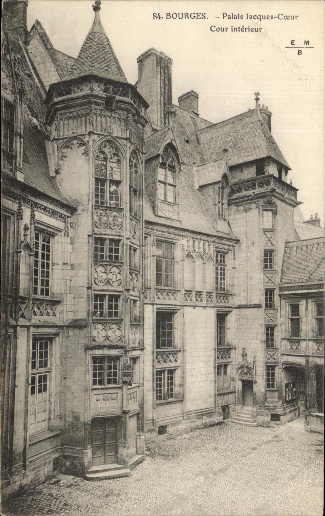 CPA Bourges Palais Jacques Coeur Cour interleur