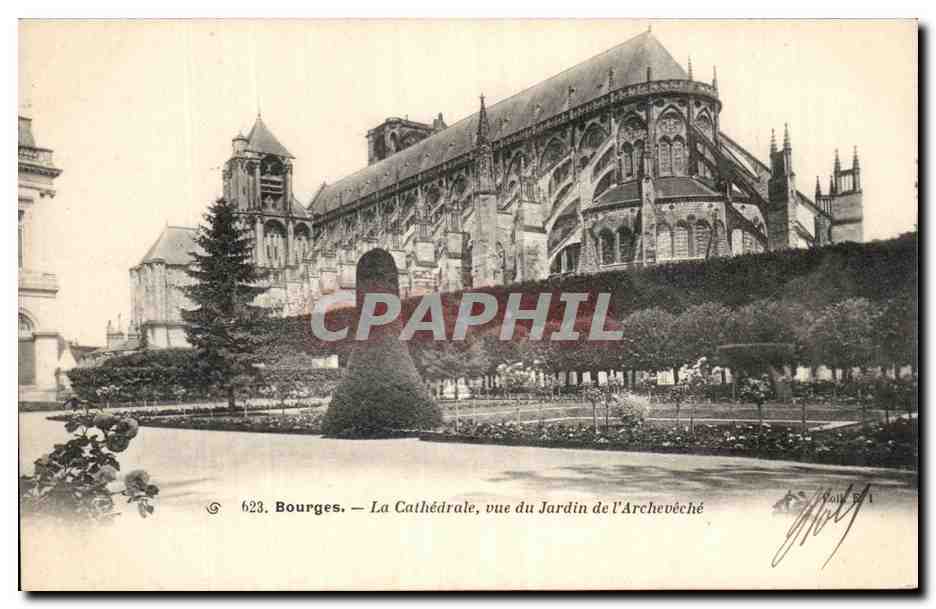 CPA Bourges Le Cathedrale vue du Jardin de l'Archeveche