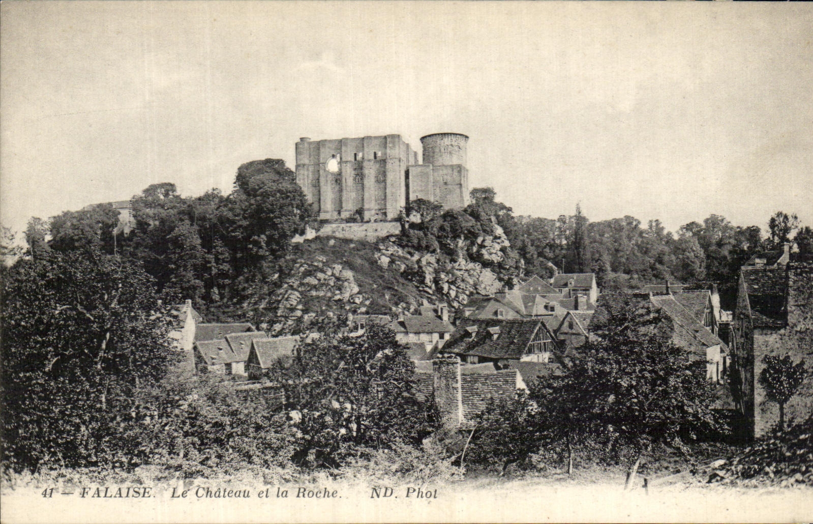 CPA Falaise Le Chateau et la Roche