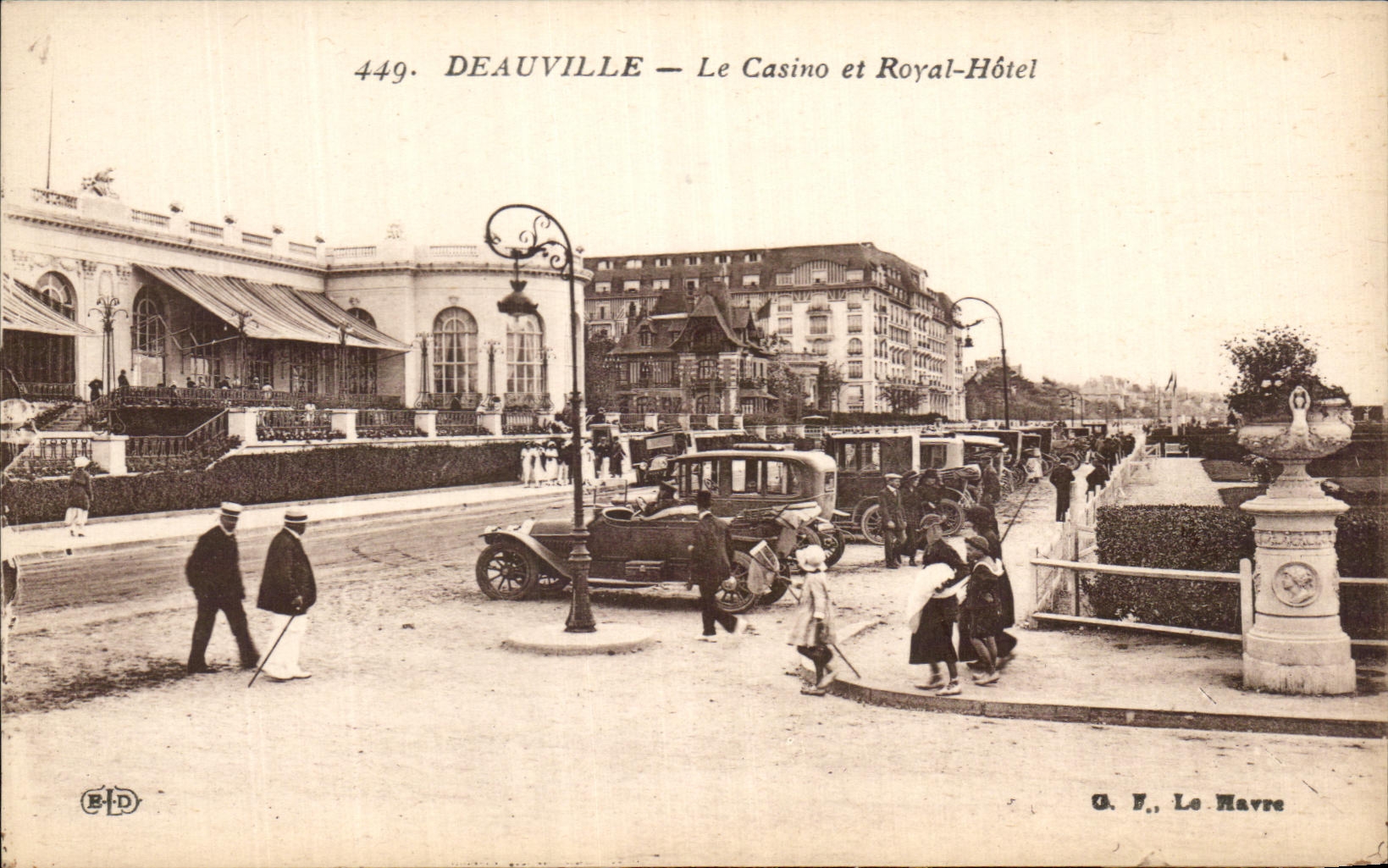 Deauville — Le Casino et Royal-Hôtel — G. F., Le Havre