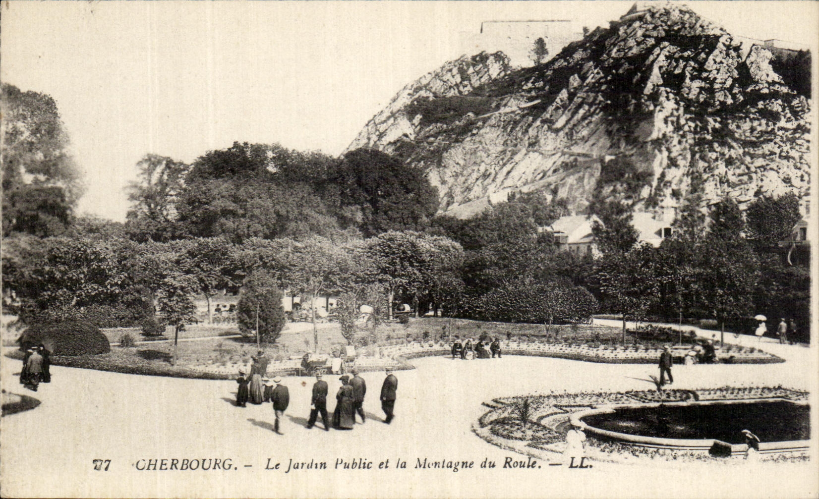 Cherbourg — Le Jardin Public et la Montagne du Roule — LL.