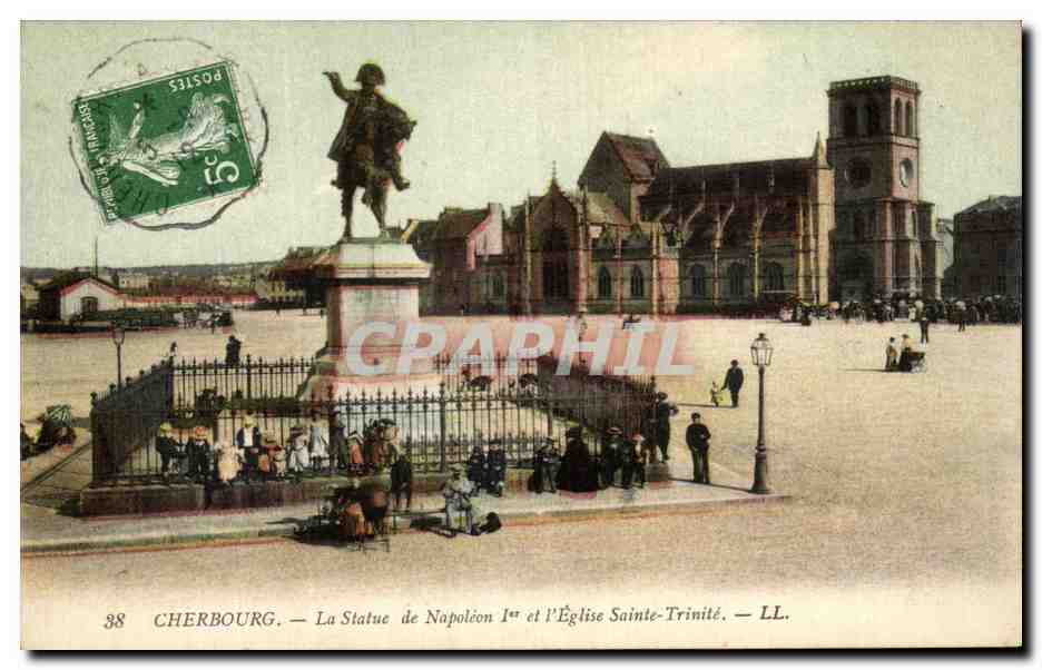 CPA Cherbourg La Statue de Napoleon 1er et l'Eglise Sainte Trinite