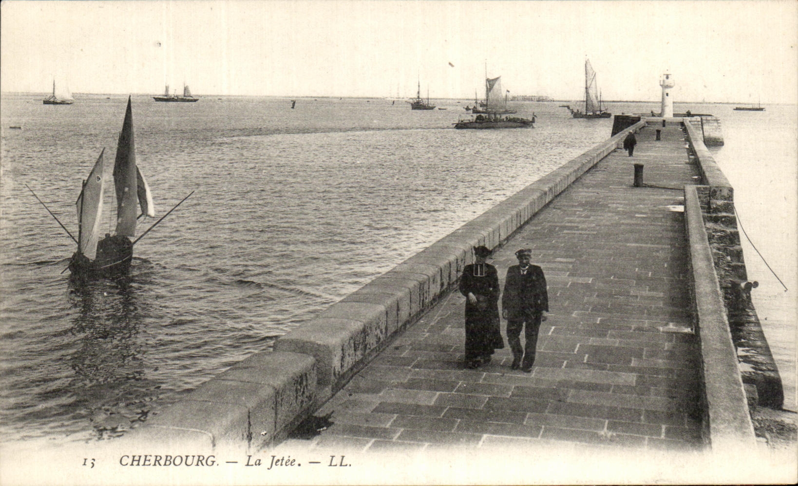 CPA Cherbourg la Jetee Bateaux Pretre