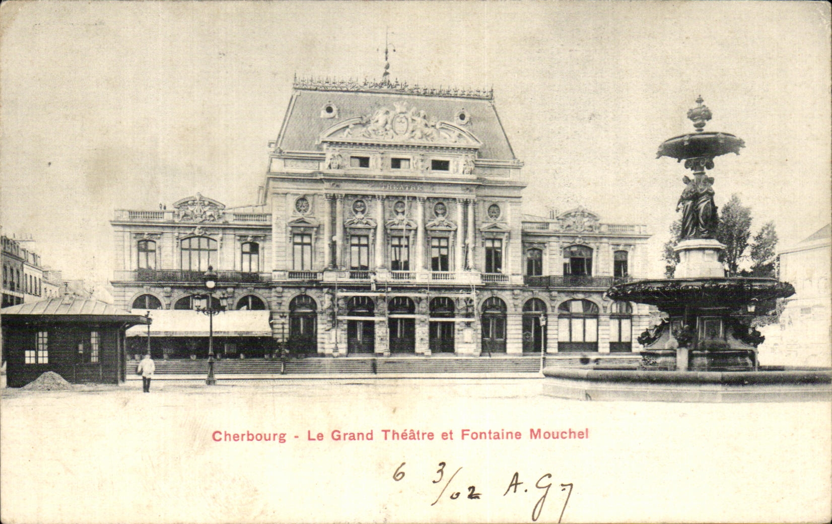 CPA Cherbourg Le Grand Theatre et Fontaine Mouchel