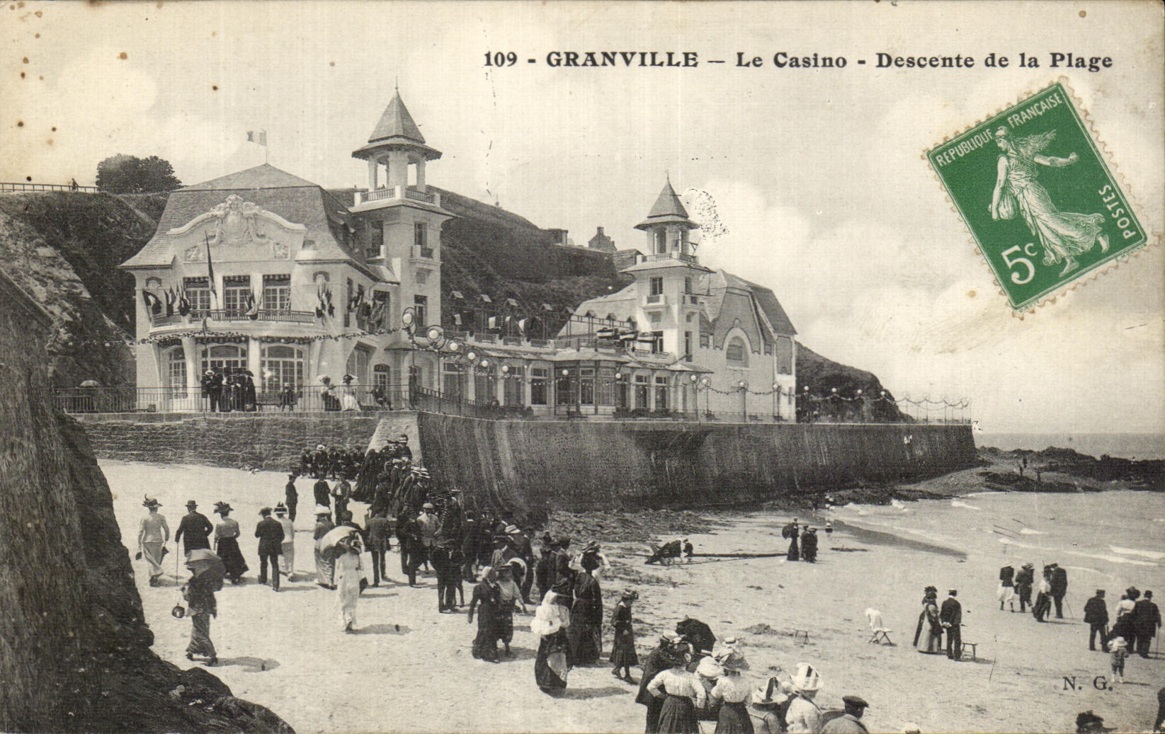 Granville — Le Casino — Descente de la Plage — N.G. — n°109
