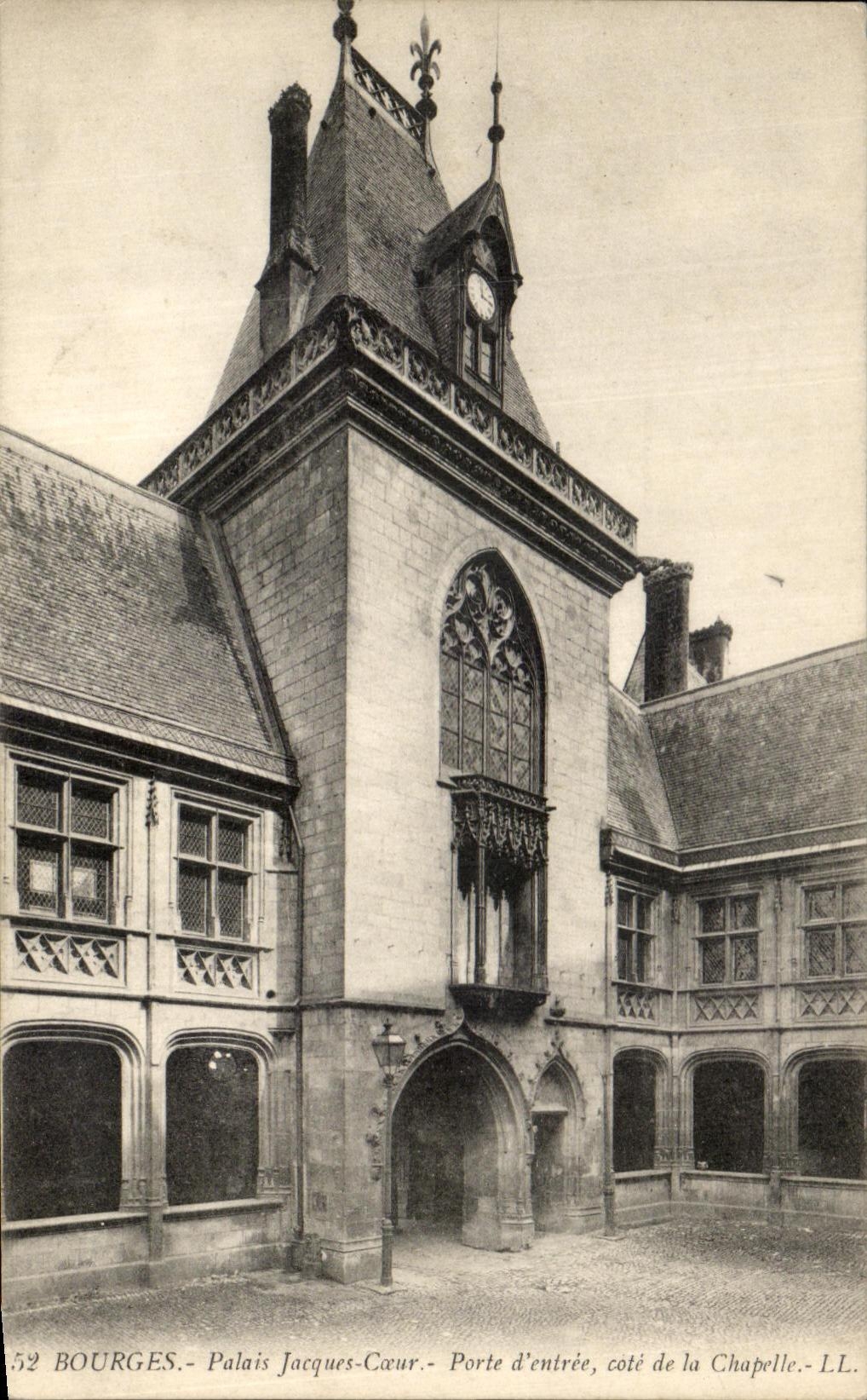 CPA Bourges Palais Jacques Coeur Porte d'entree cote de la Chapelle