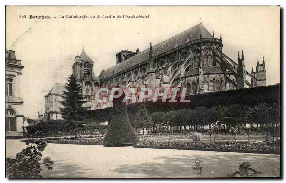 CPA Bourges La Cathedrale vu du Jardin de l'Archeveche