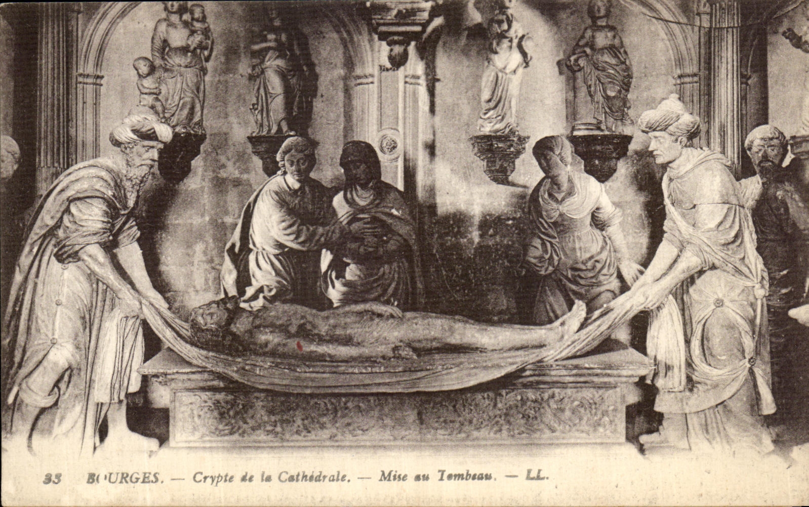 CPA Bourges Crypte De Le Cathedrale Mise Au Tombeau