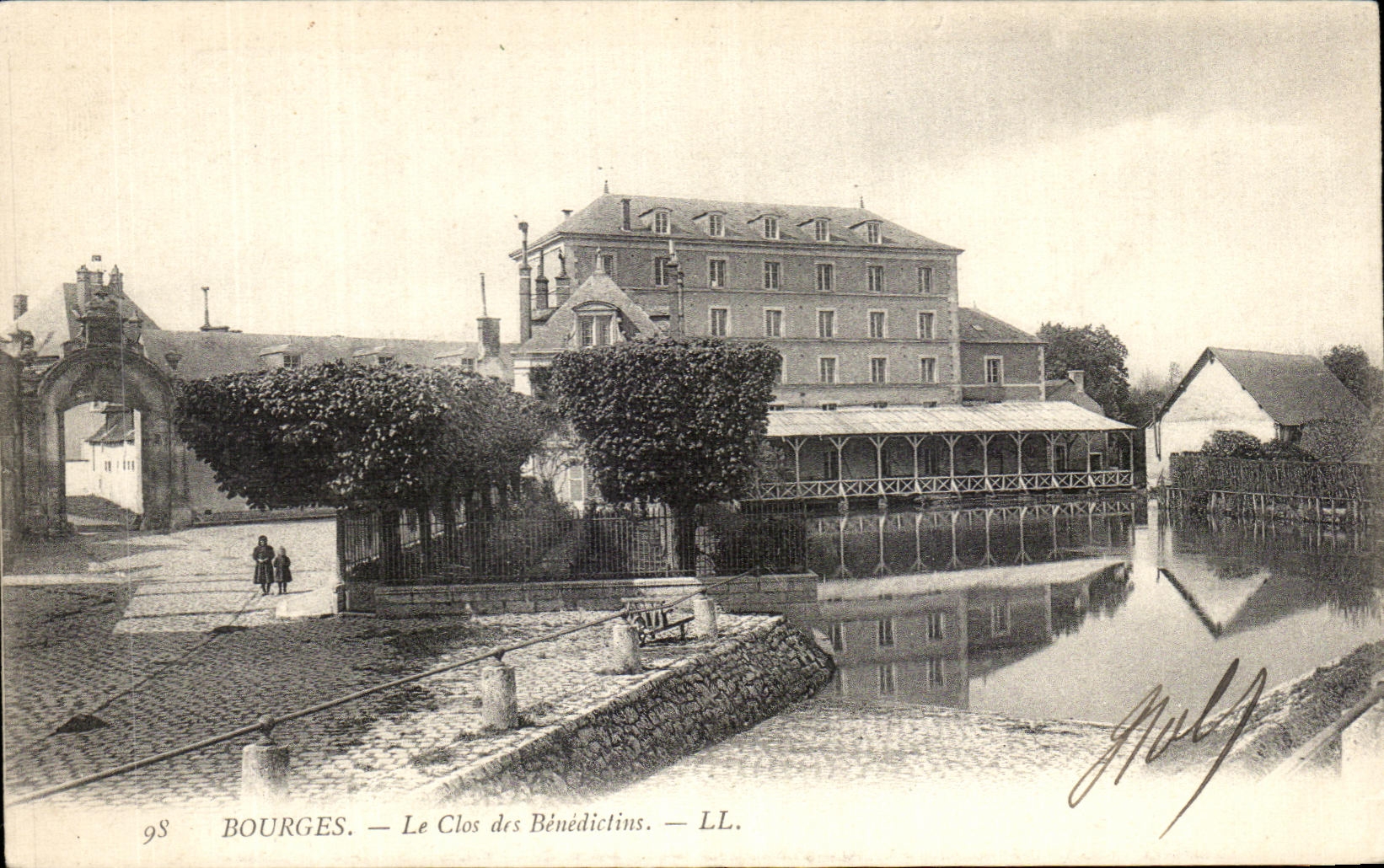 CPA Bourges Le Clos Des Benedictins 