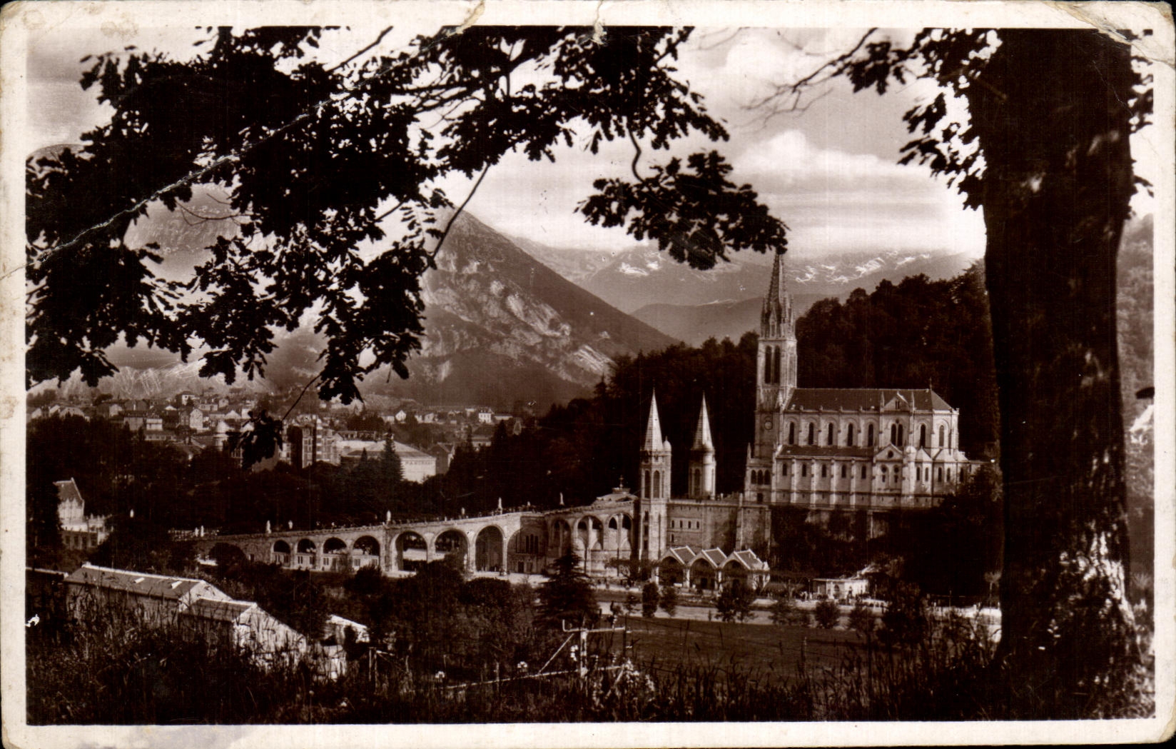 CPA Lourdes La Basilique et le Pie du Jer