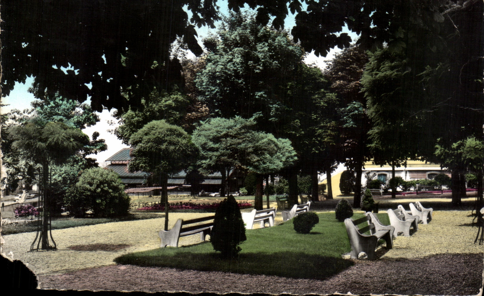 CPA Vanves Le jardin de la Mairie