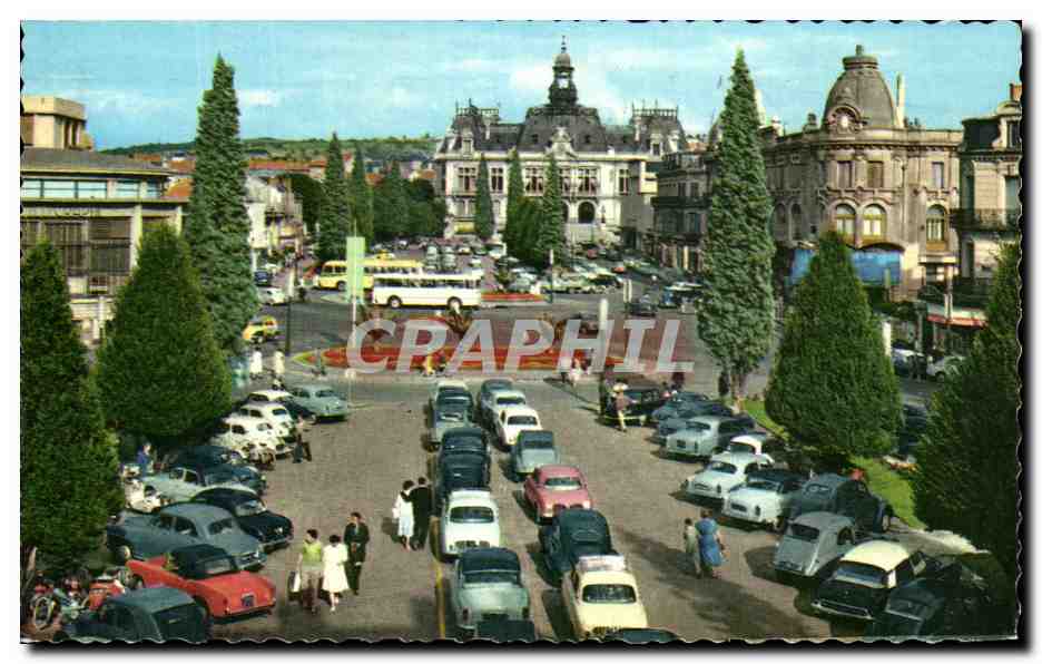 CPA Vichy Place de l'Hotel de Ville 