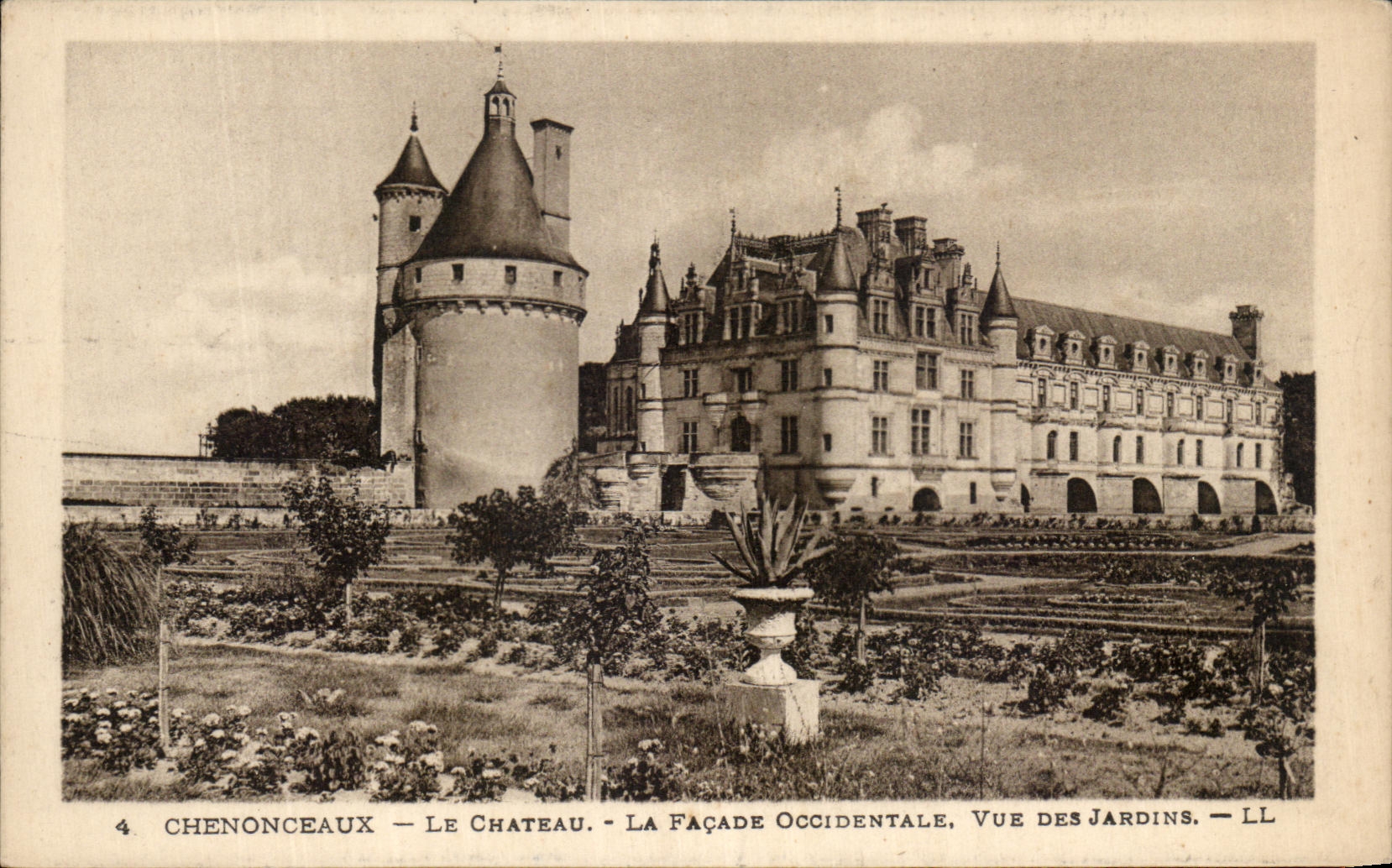 CPA Chenonceaux Le chateau La Facade Occidentale Vue Des Jardins