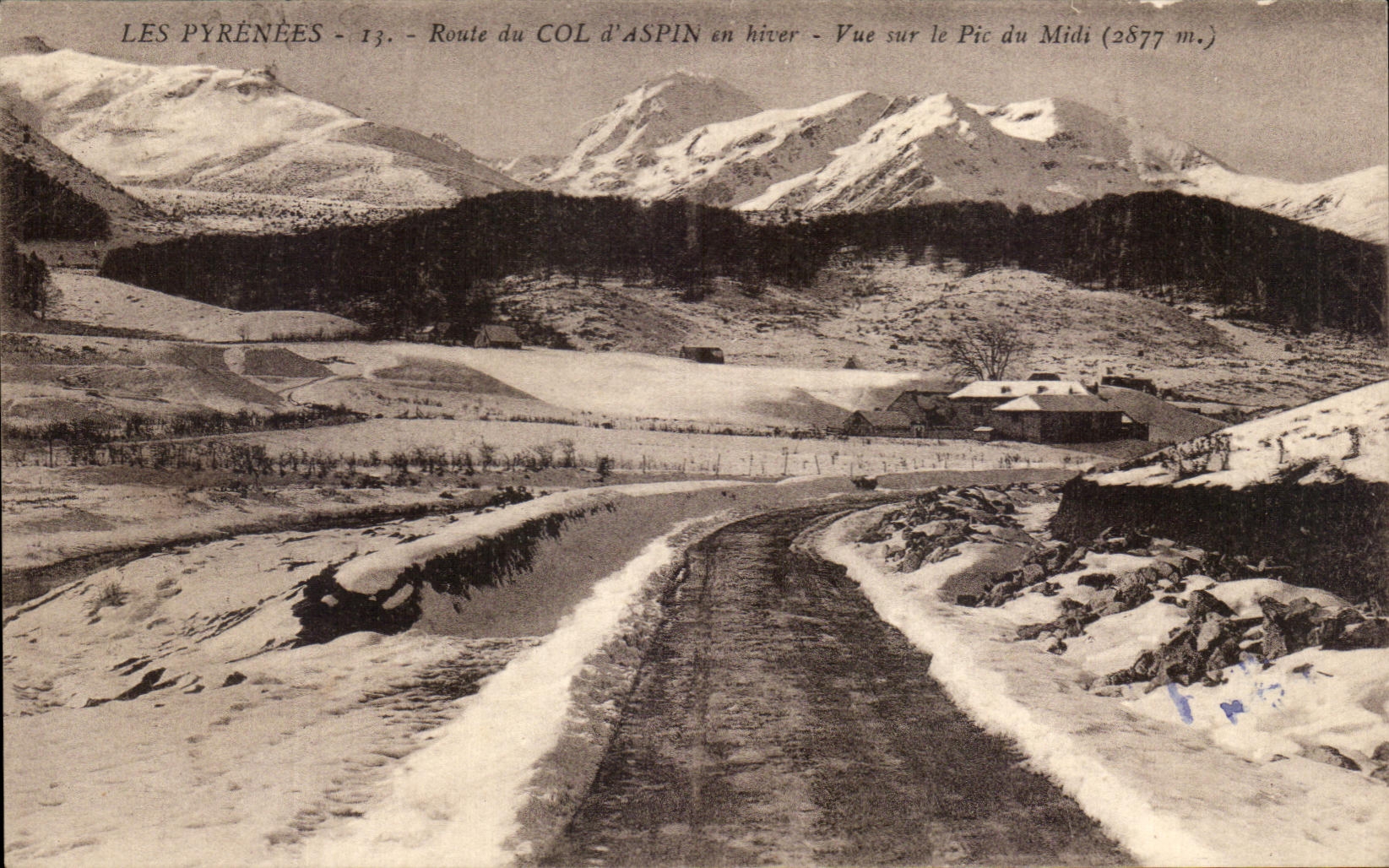 CPA Les Pyrenees Route Du Col d'Aspin en Hiver Vue Sur Le Pic Du Midi