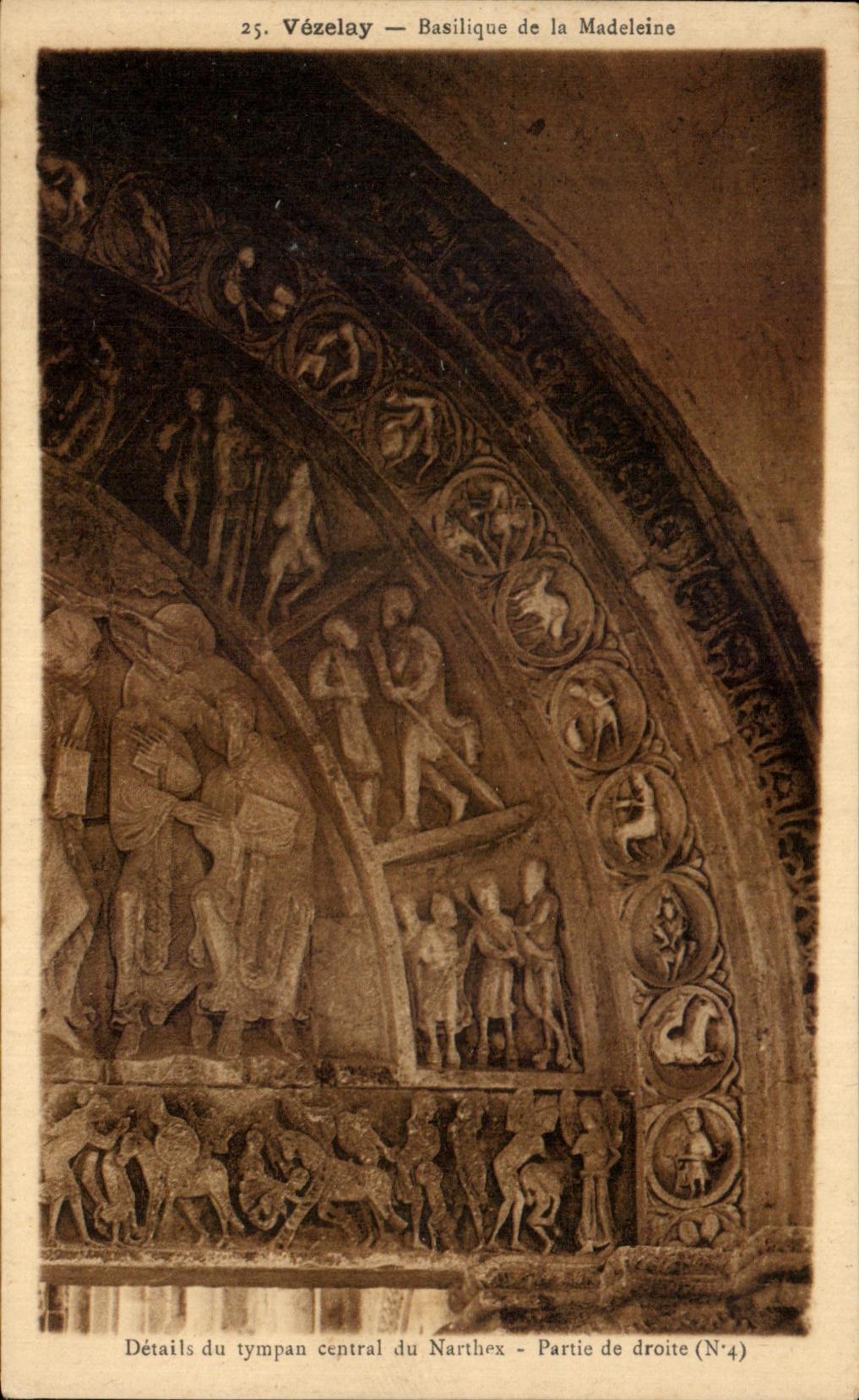 CPA Vezelay Basilique De La Madeleine Details Du Tympan Central Du Narthex Partie De Droite