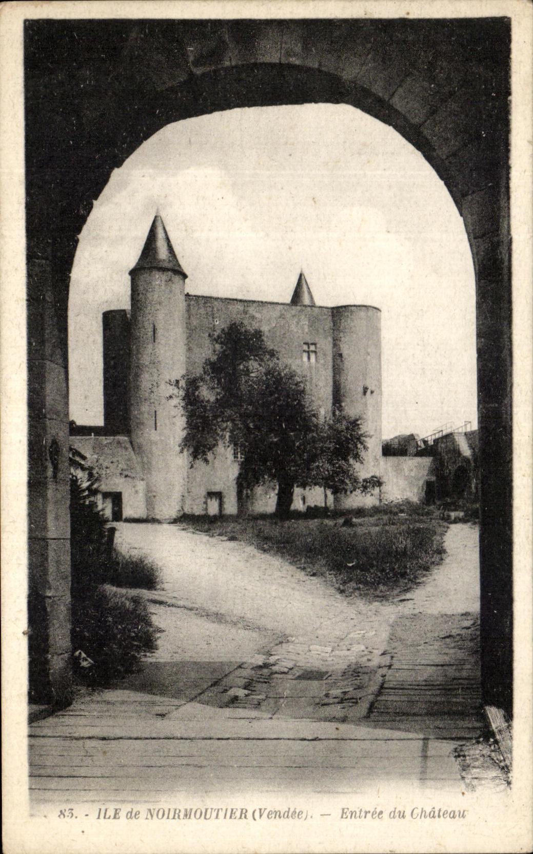 Ile de Noirmoutier (Vendée) — Entrée du Château — G. Artaud, n°83