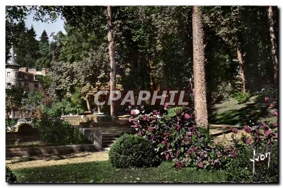 Jardín del castillo de Bagnoles-de-l'Orne — Avenida del Dante — Ediciones de Arte